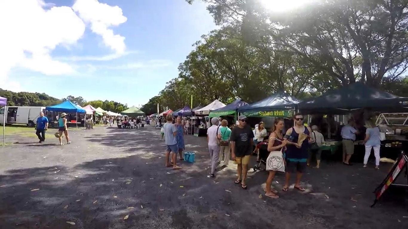 Byron has frequent day and night markets. Check local papers for location and timings. 