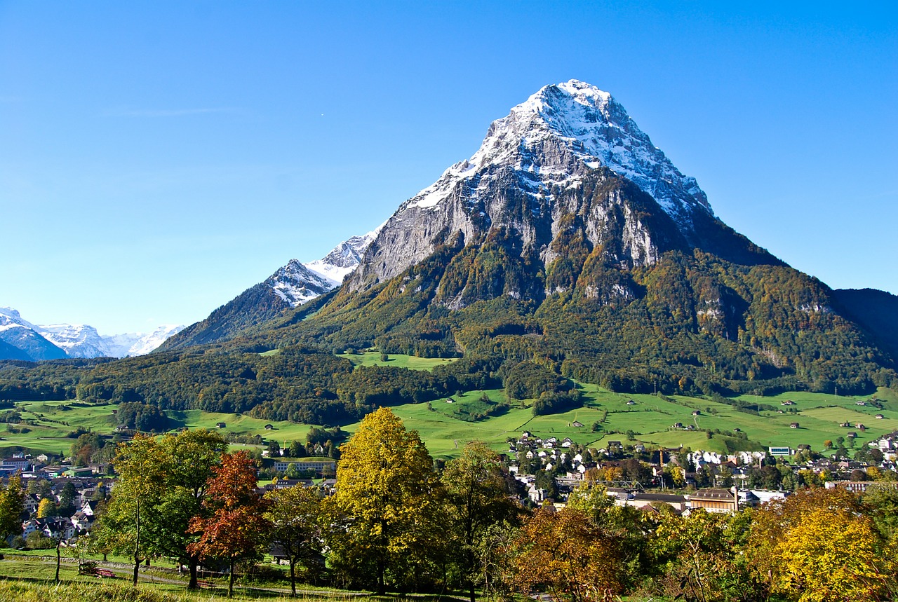 The Glärnisch is a mountain massif of the Schwyz Alps